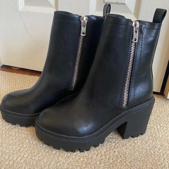 Urban Outfitters Black Zip-Up Boots Size 8 - Picture 1 of 8